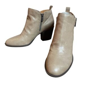 LUCKY BRAND zip up ankle boots | 7.5